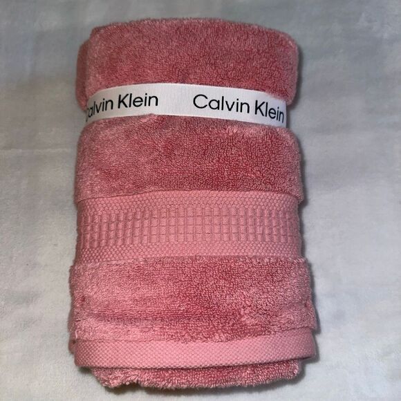 Calvin Klein Hand Towels Set of 2 Dusty Rose Pink 16x30” NWT - Picture 5 of 5